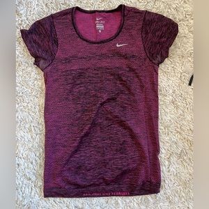 NIKE WORKOUT TOP